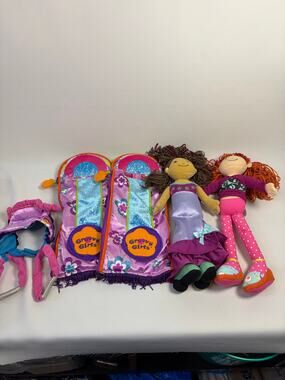 Groovy Girls Lot 2 Dolls 2 Sleeping Bags and Horse Saddle 2005 O'ryan Yvette